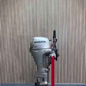 Honda BF10 outboard engine
