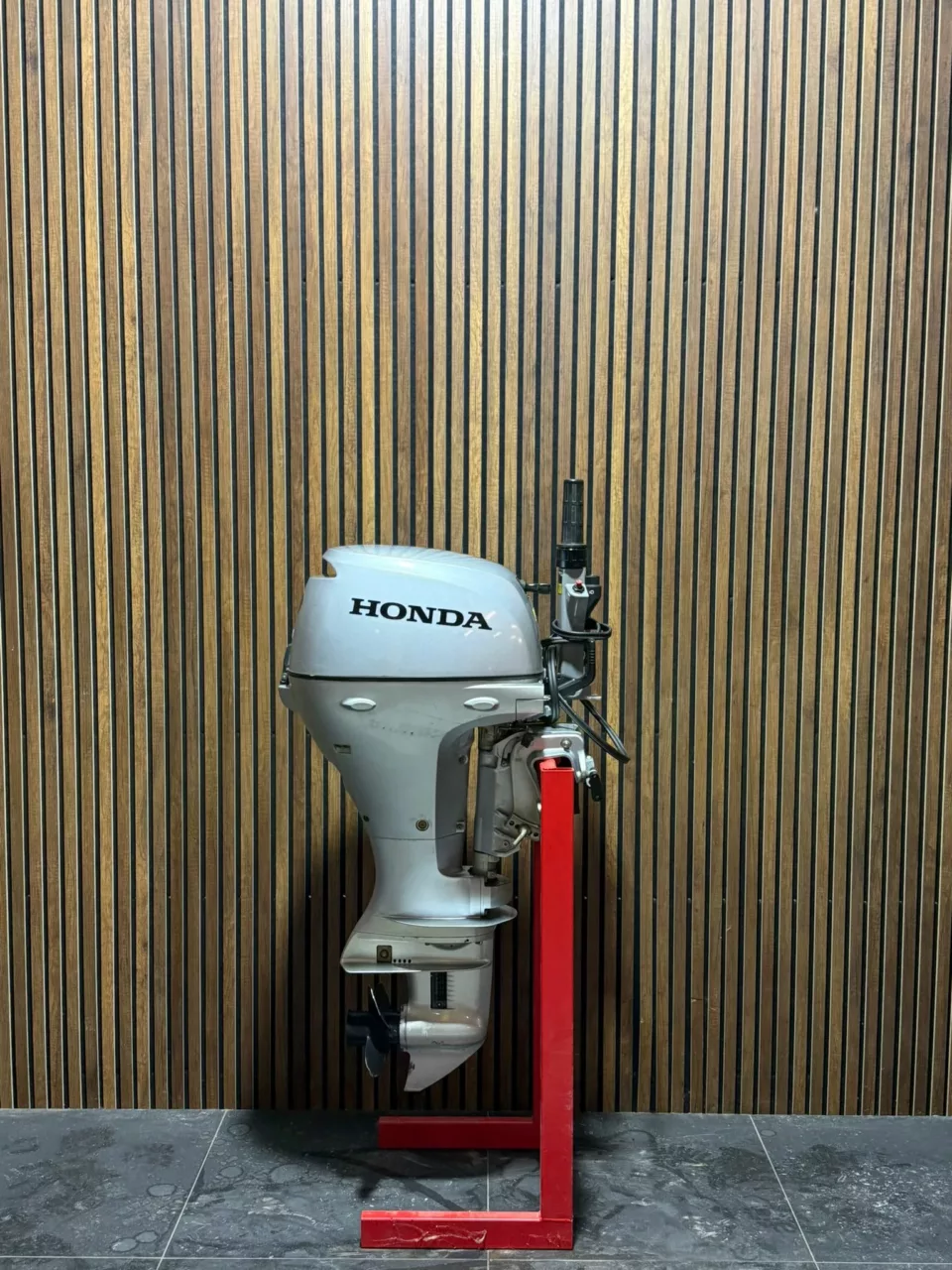 Honda BF20 outboard engine