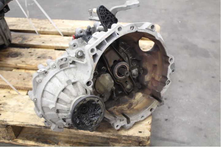 BMW 02 (E10) Manual Gearbox - Image 3