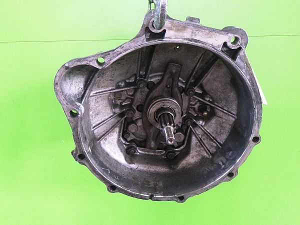 Mercedes-Benz – /8 (W115) – Manual Gearbox - Image 3