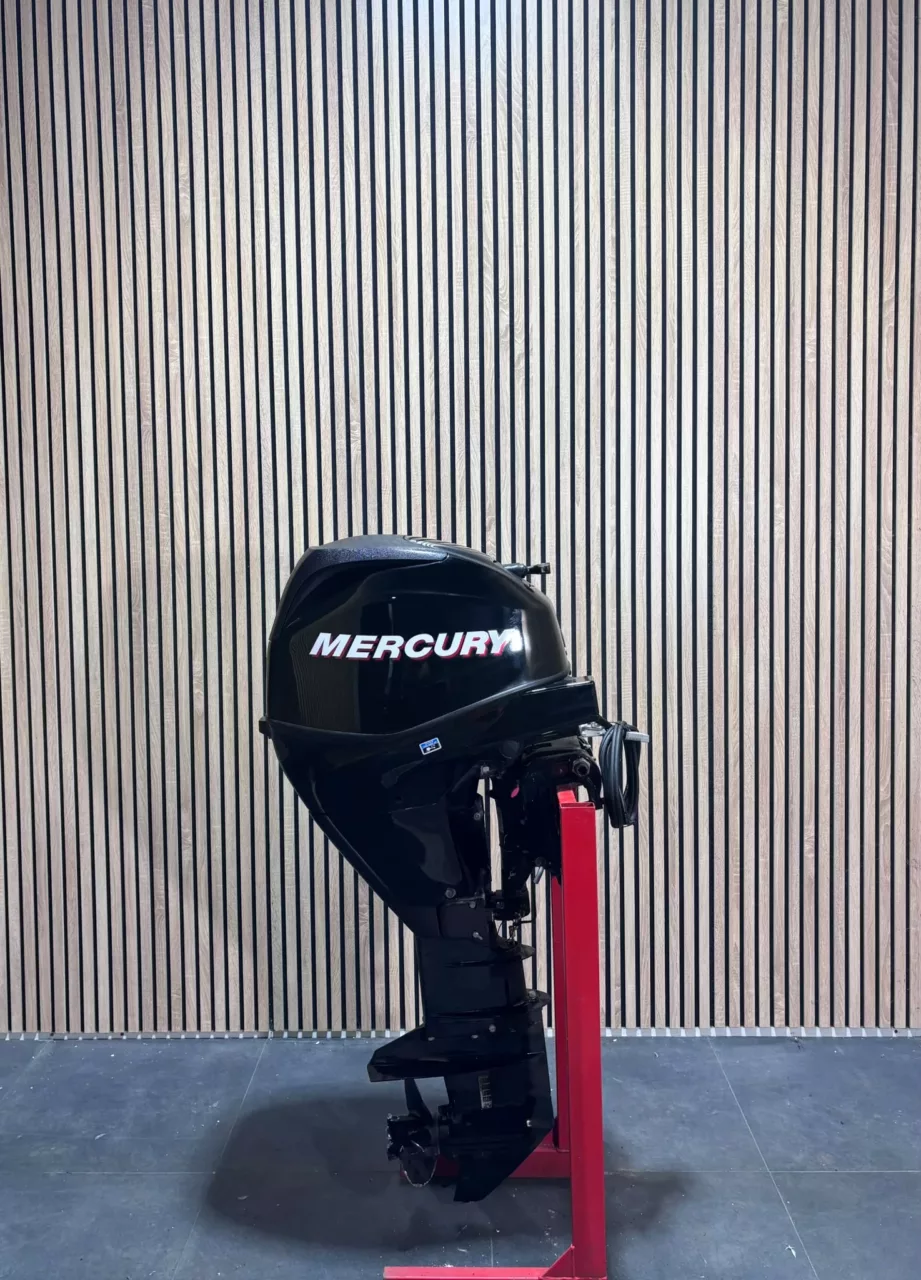 Mercury F25 outboard engine