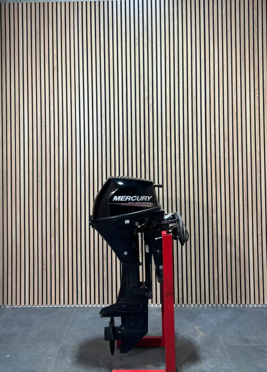 Mercury F9.9 CT outboard engine