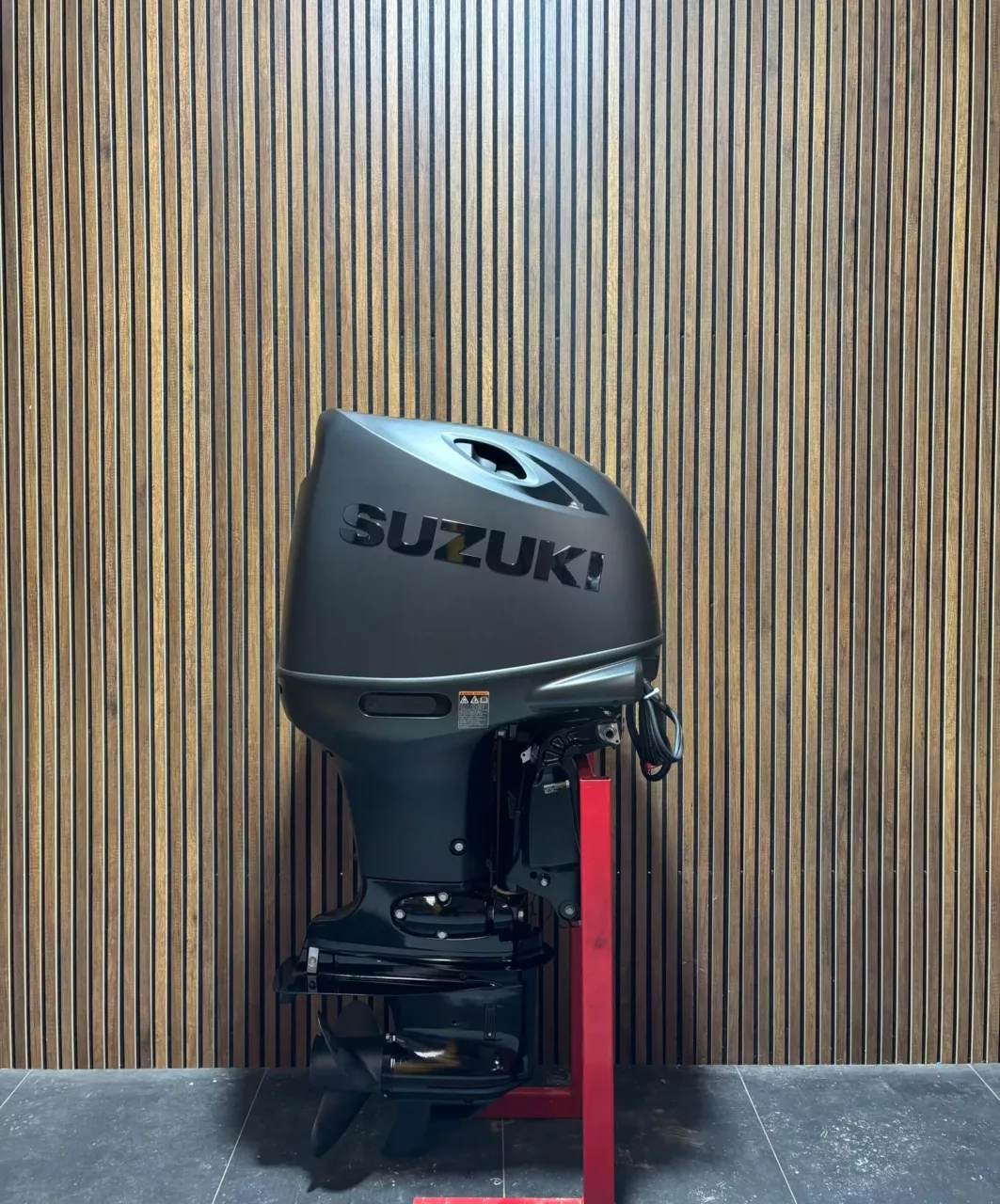 Suzuki 140 HP EFI Stealth Line outboard engine