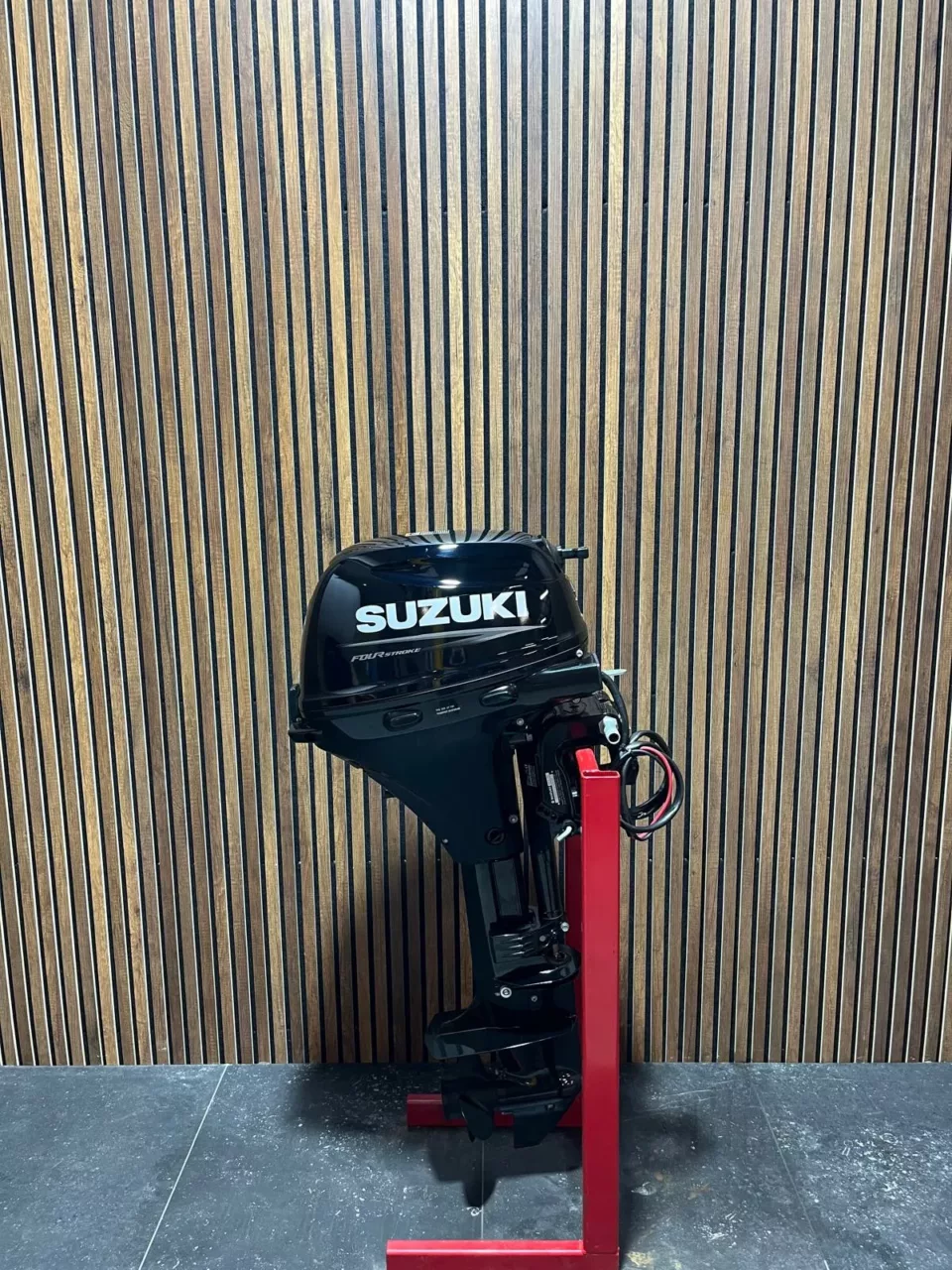 Suzuki 20 HP EFI outboard engine