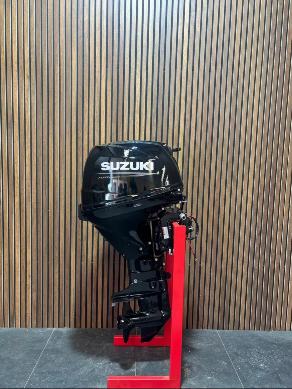 Suzuki DF30ARS outboard engine