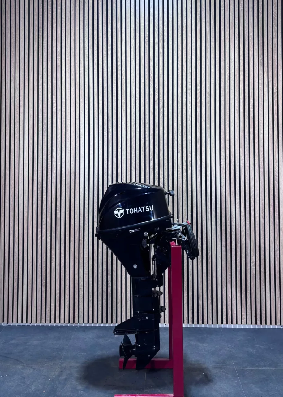 Tohatsu MFS9.8 outboard engine