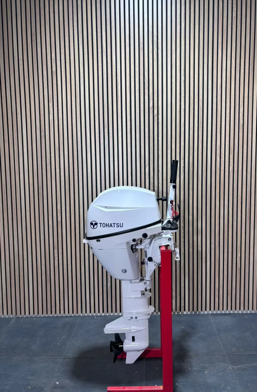 Tohatsu MFS9.9CY outboard engine