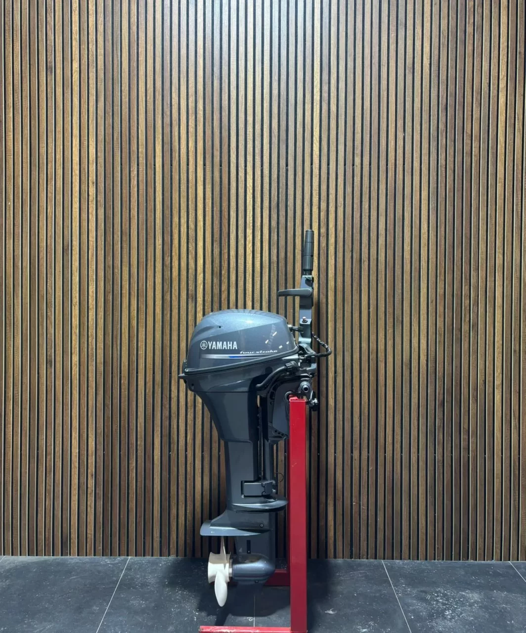 Yamaha 9.9 HP Highthrust outboard engine