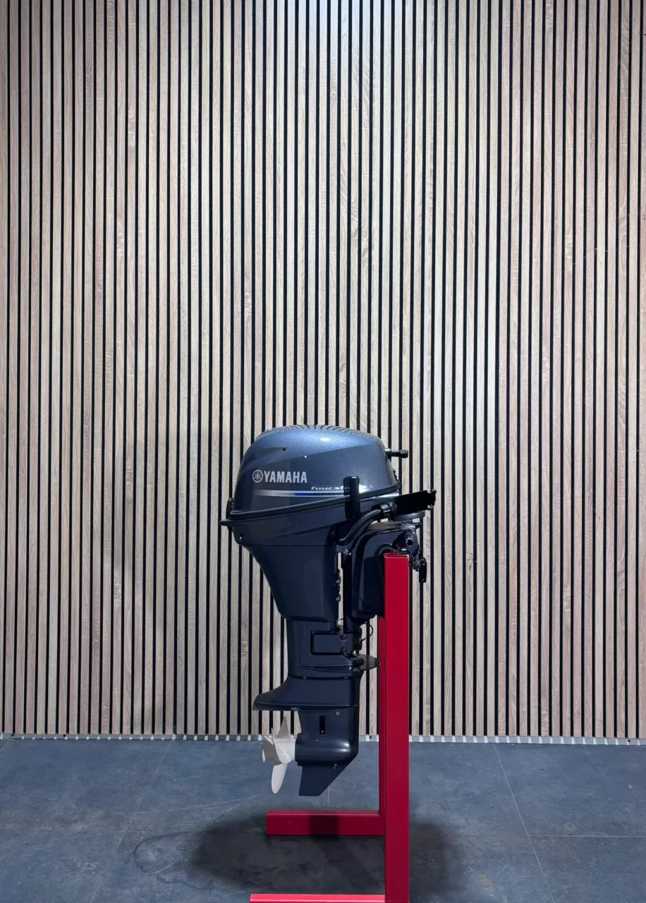 Yamaha F6DMS outboard engine