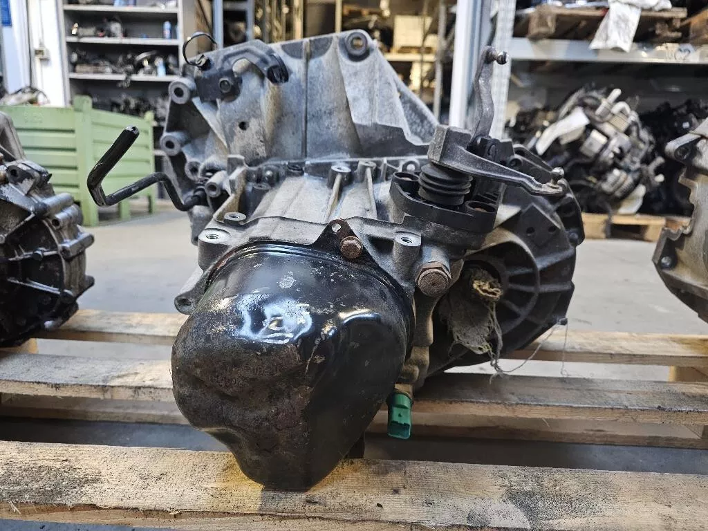 Nisan juke HR16DE gearbox - Image 4